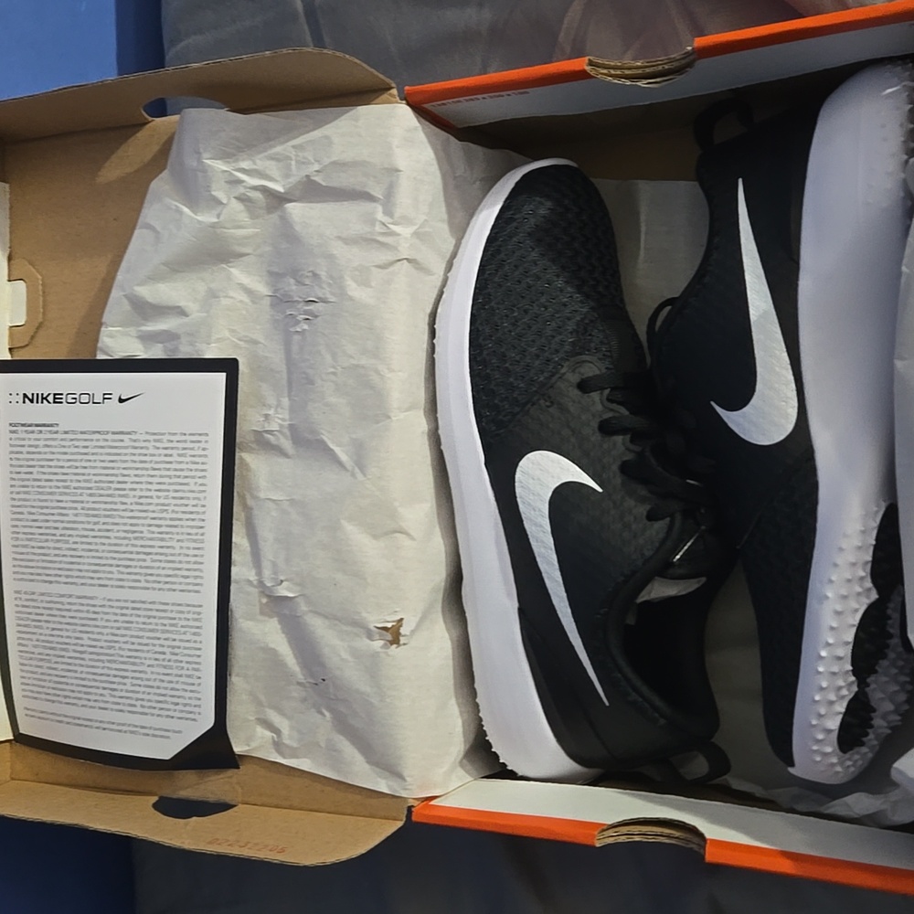 Youth Golf Shoes, Brand New Never Worn